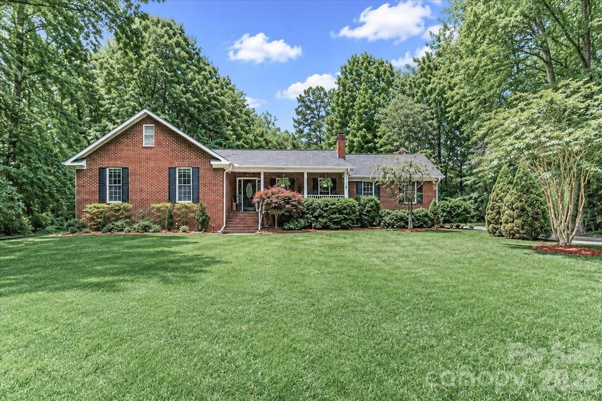 6803 Lowesville Ln., Stanley, NC 28164
