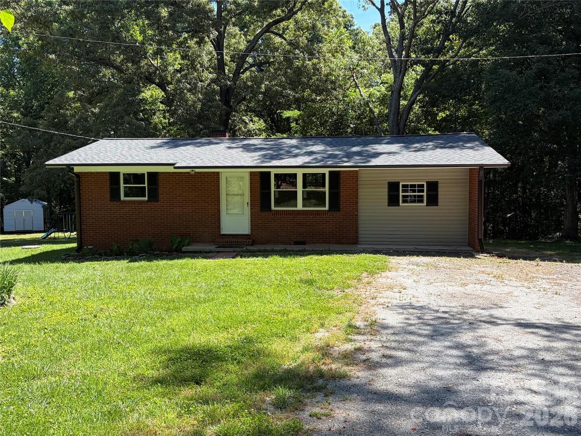 187 Owens St., Ellenboro, NC 28040