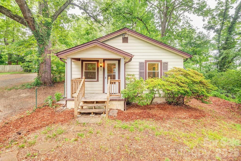 1 Narbeth Rd., Asheville, NC 28806