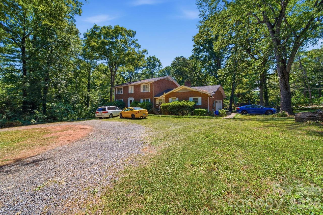 970 23rd Ave., Hickory, NC 28601