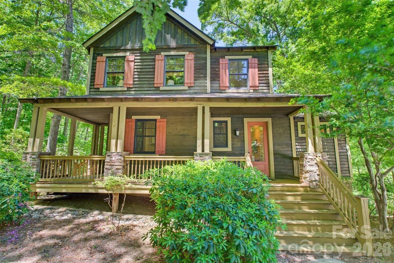 65 Whispering Falls Ct., Tuckasegee, NC 28783