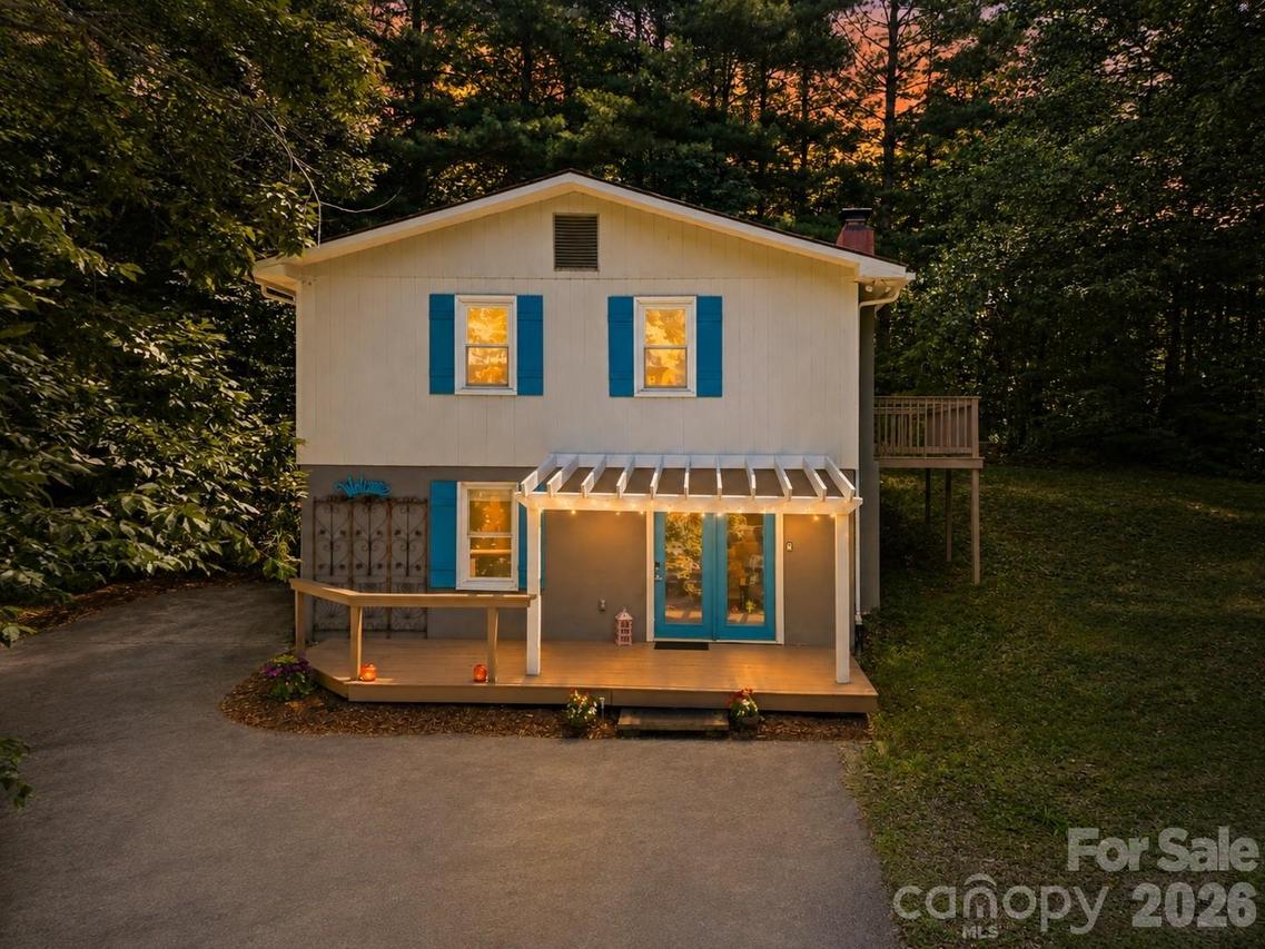 95 Walker Cove Rd., Black Mountain, NC 28711