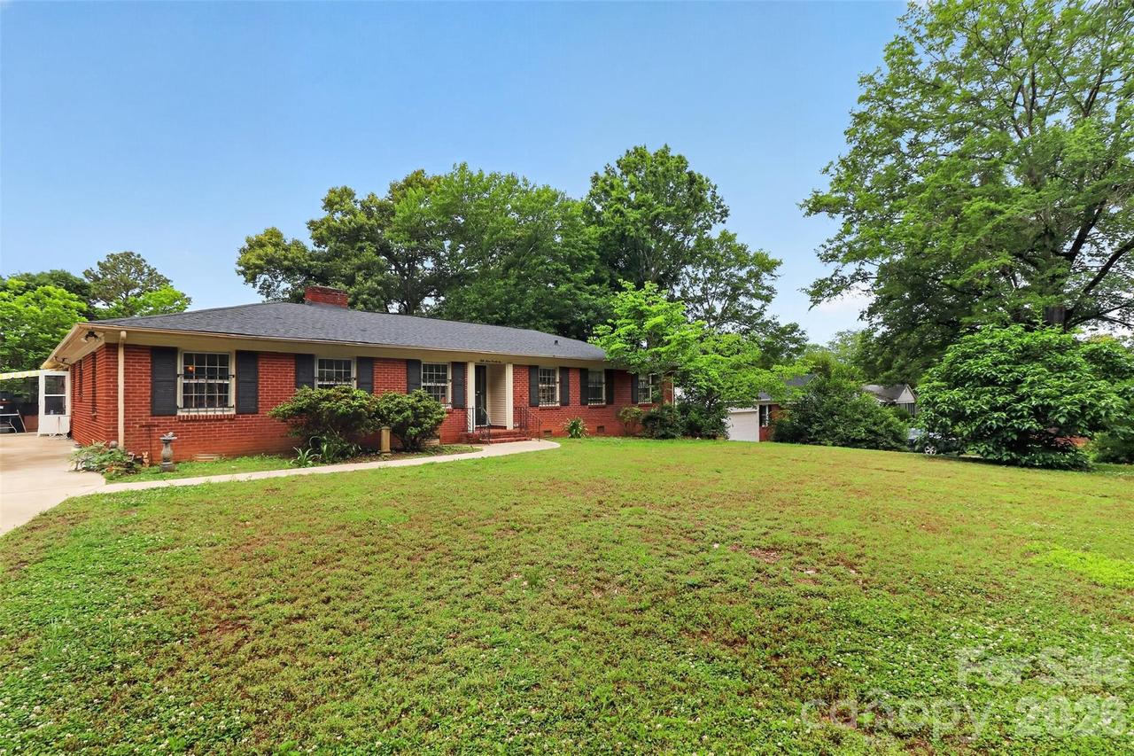 5326 Robinhood Rd., Charlotte, NC 28211