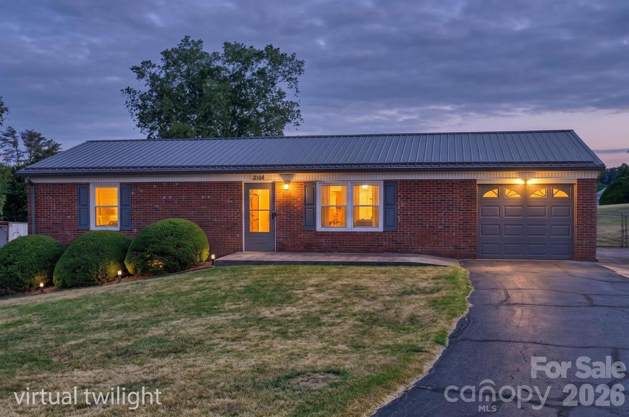 2104 Lamesa Ct., Lenoir, NC 28645