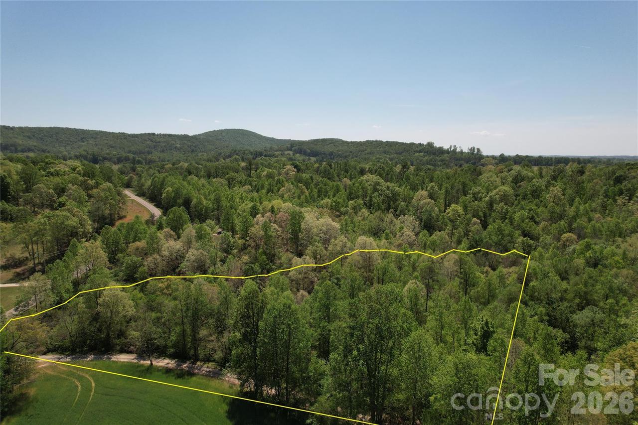 06 Hopewell Church Rd., Hiddenite, NC 28636