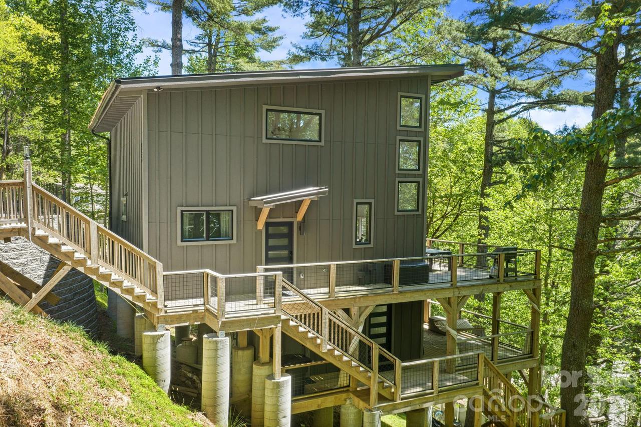 1385 Niley Cook Rd., Blowing Rock, NC 28605