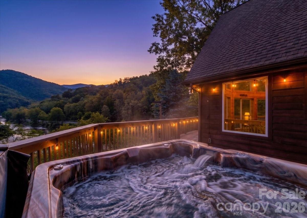 7714 State Highway 197 Hwy., Green Mountain, NC 28740