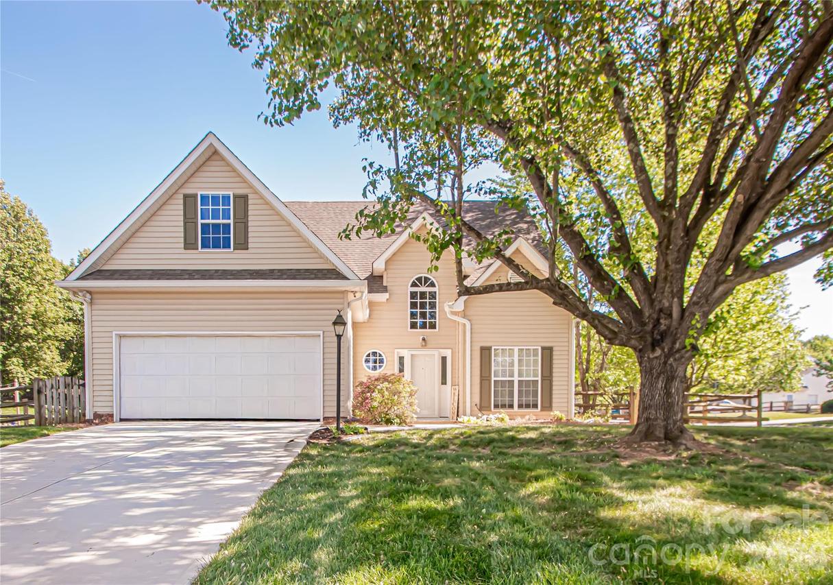 1621 Mountain Ashe Ct., Matthews, NC 28105