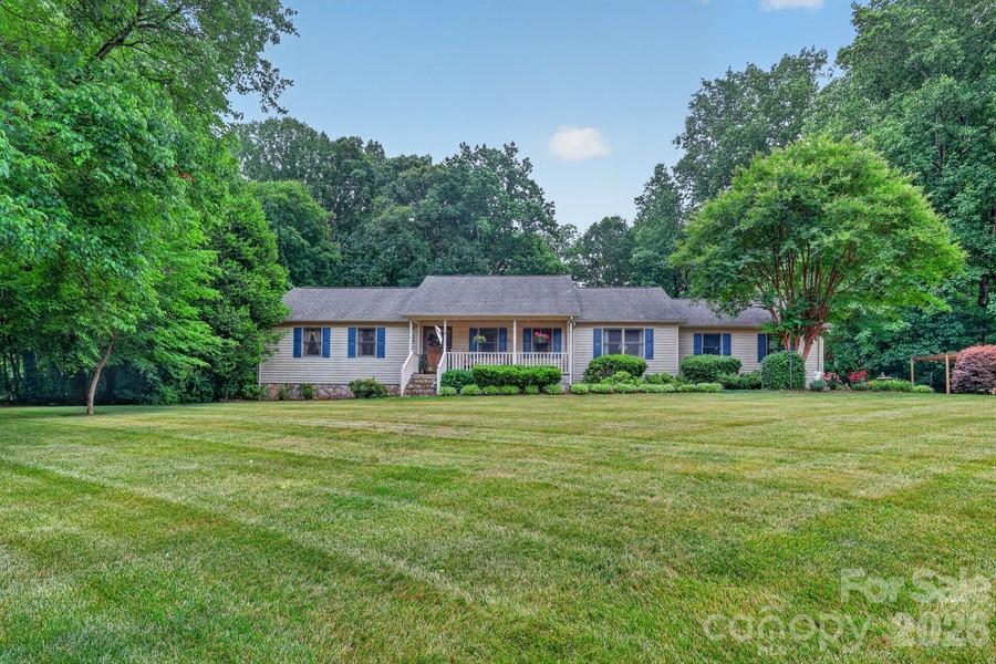 711 Candlewick Dr., Salisbury, NC 28147
