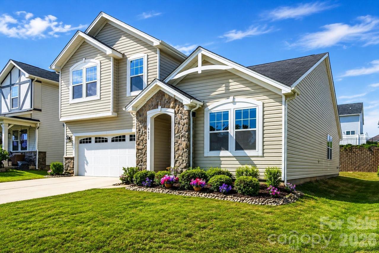 6629 Meridale Forest Dr., Charlotte, NC 28269