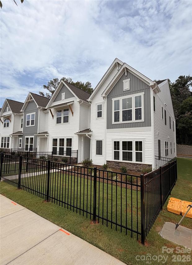6573 Fire Lily Ln., Charlotte, NC 28216