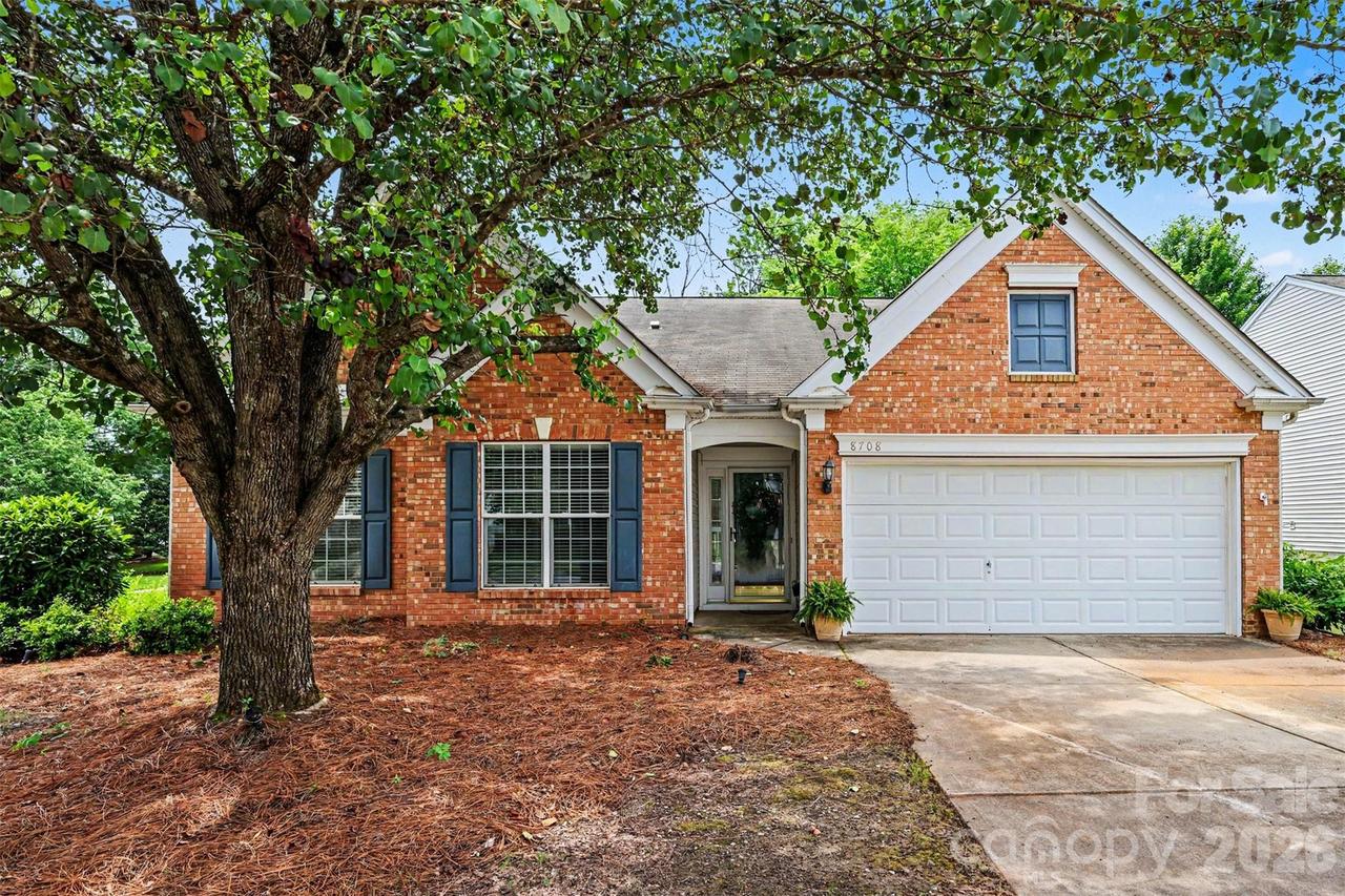 8708 Heron Glen Dr., Charlotte, NC 28269