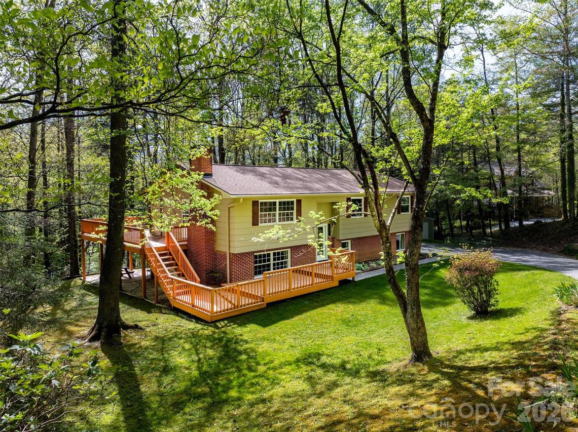 145 Jeter Mountain Rd., Hendersonville, NC 28739