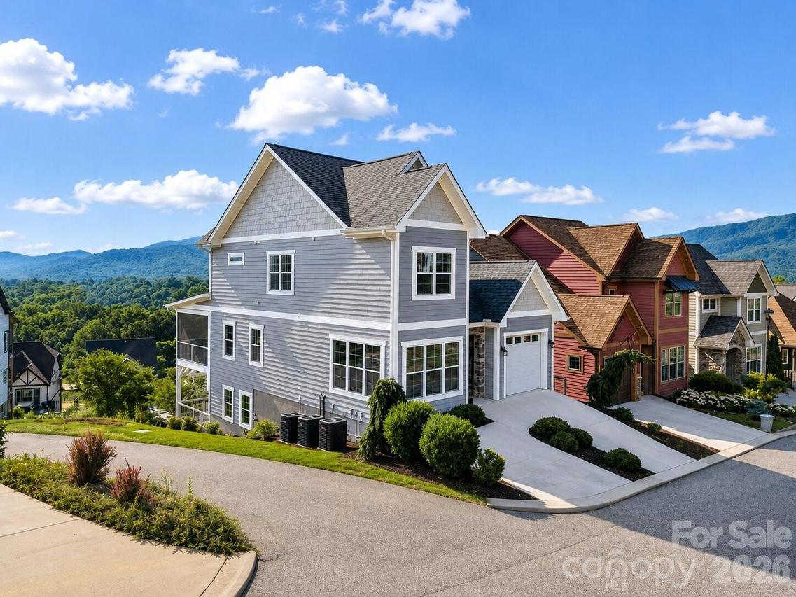 66 Tudor Way, Black Mountain, NC 28711
