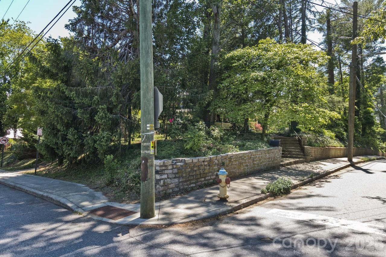 87 Hillside St., Asheville, NC 28801