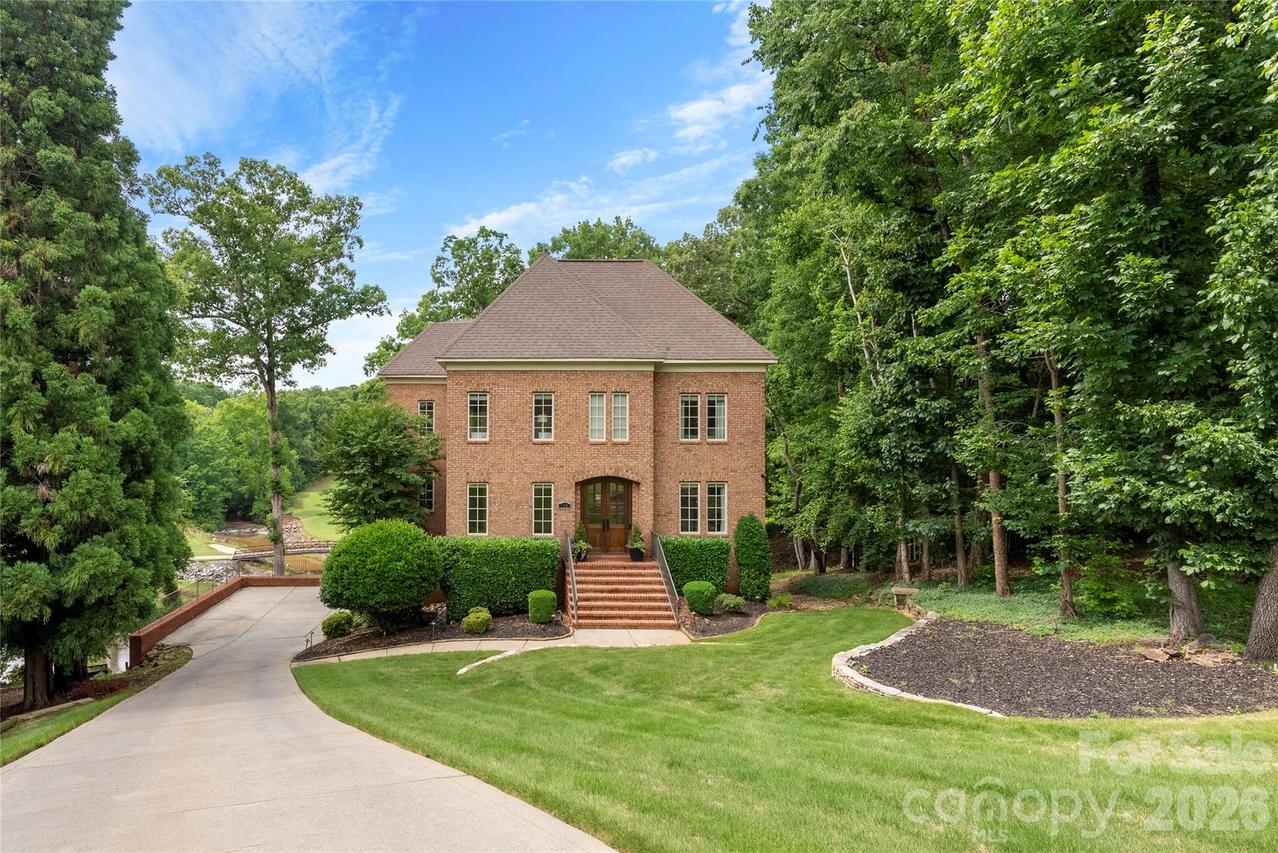 208 Tinkham Tr., Cramerton, NC 28032