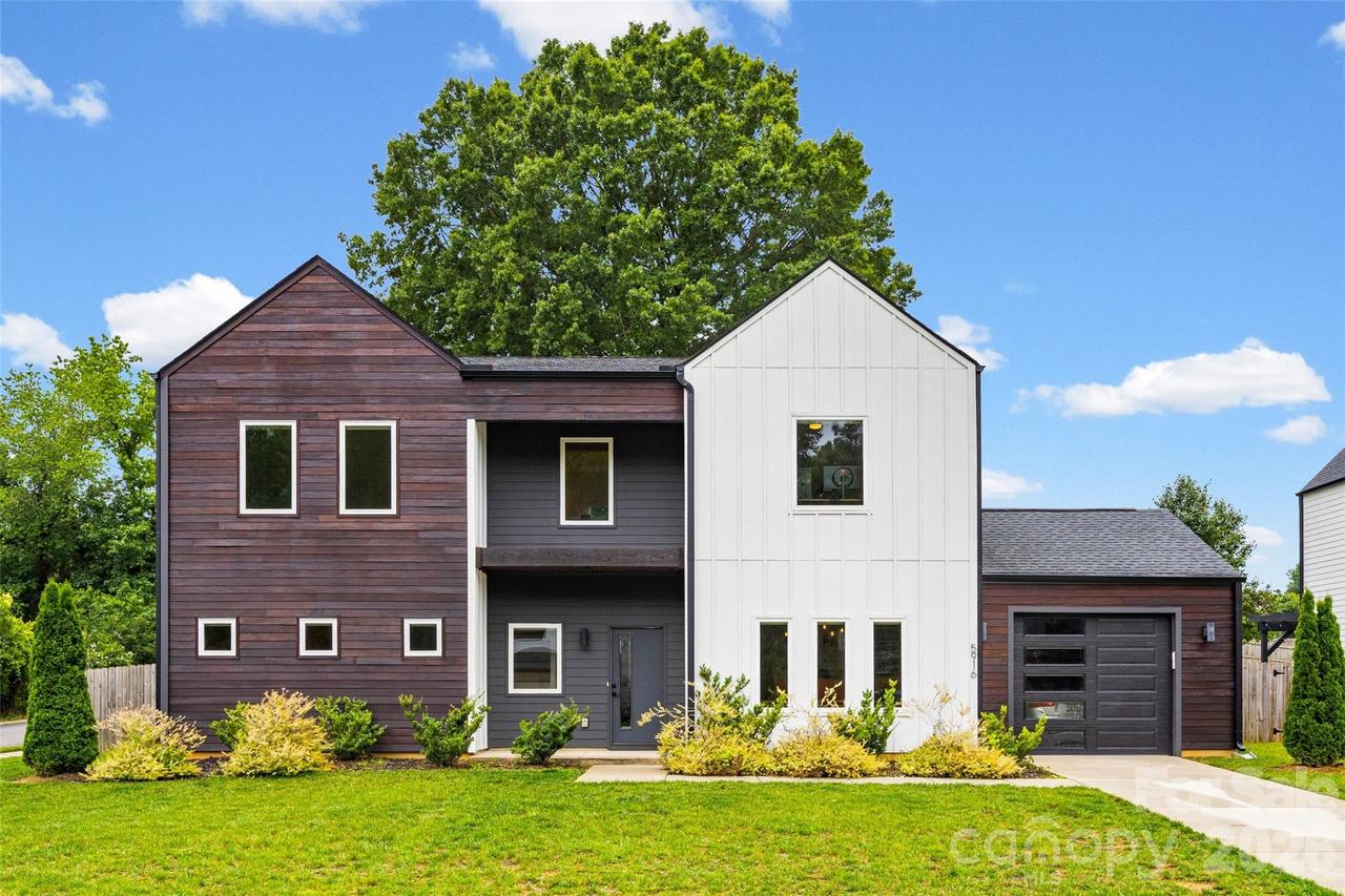 5916 Pepper Bush Ln., Charlotte, NC 28212