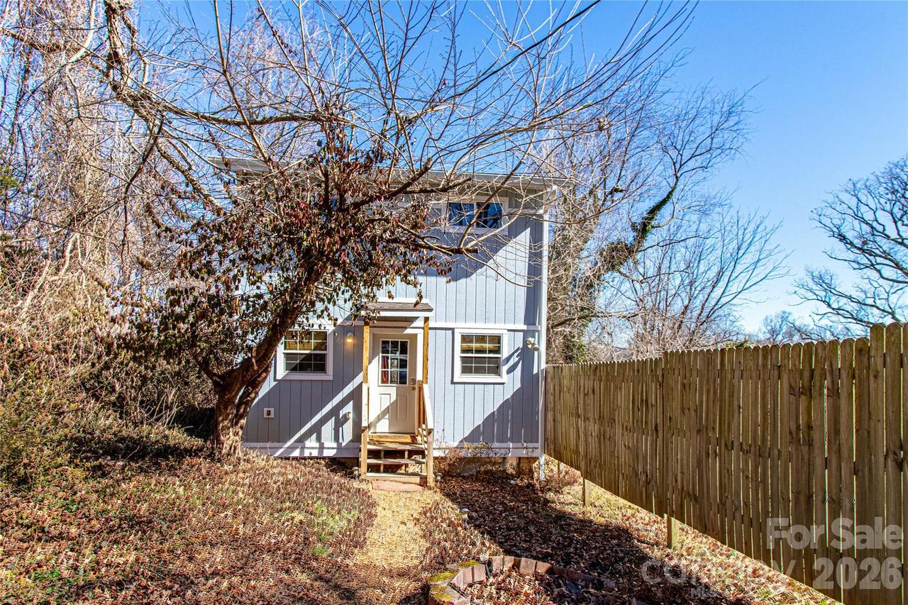 105 Adams Hill Rd., Asheville, NC 28806