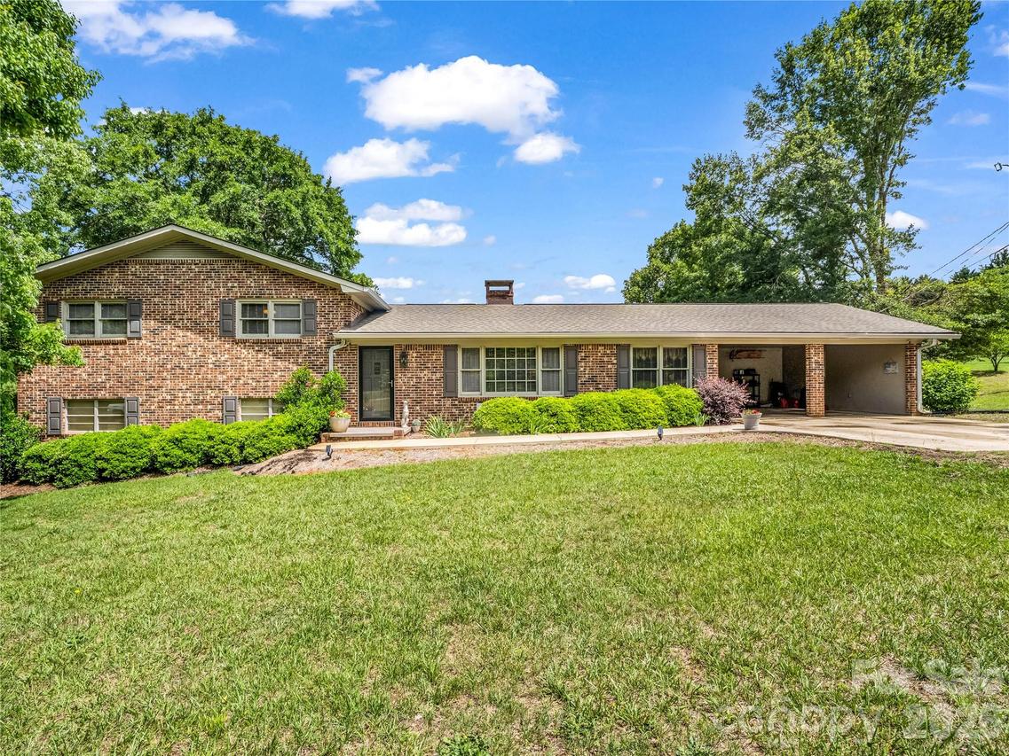 72 Mcentire Rd., Tryon, NC 28782