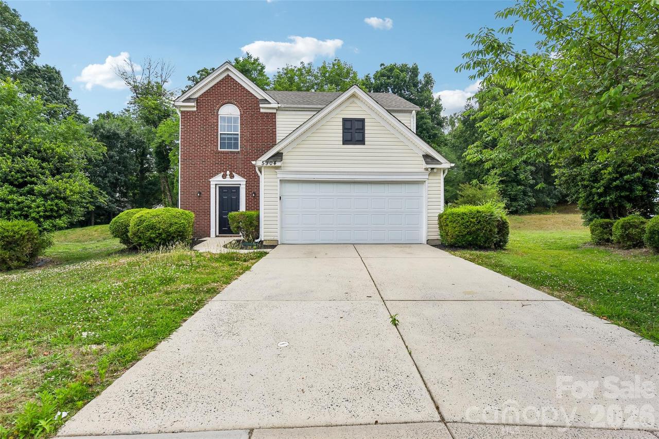 5904 Leawood Run Ct., Charlotte, NC 28269