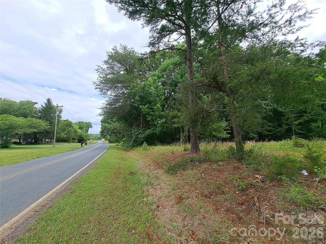 155 Peggy Ln., Rockwell, NC 28138
