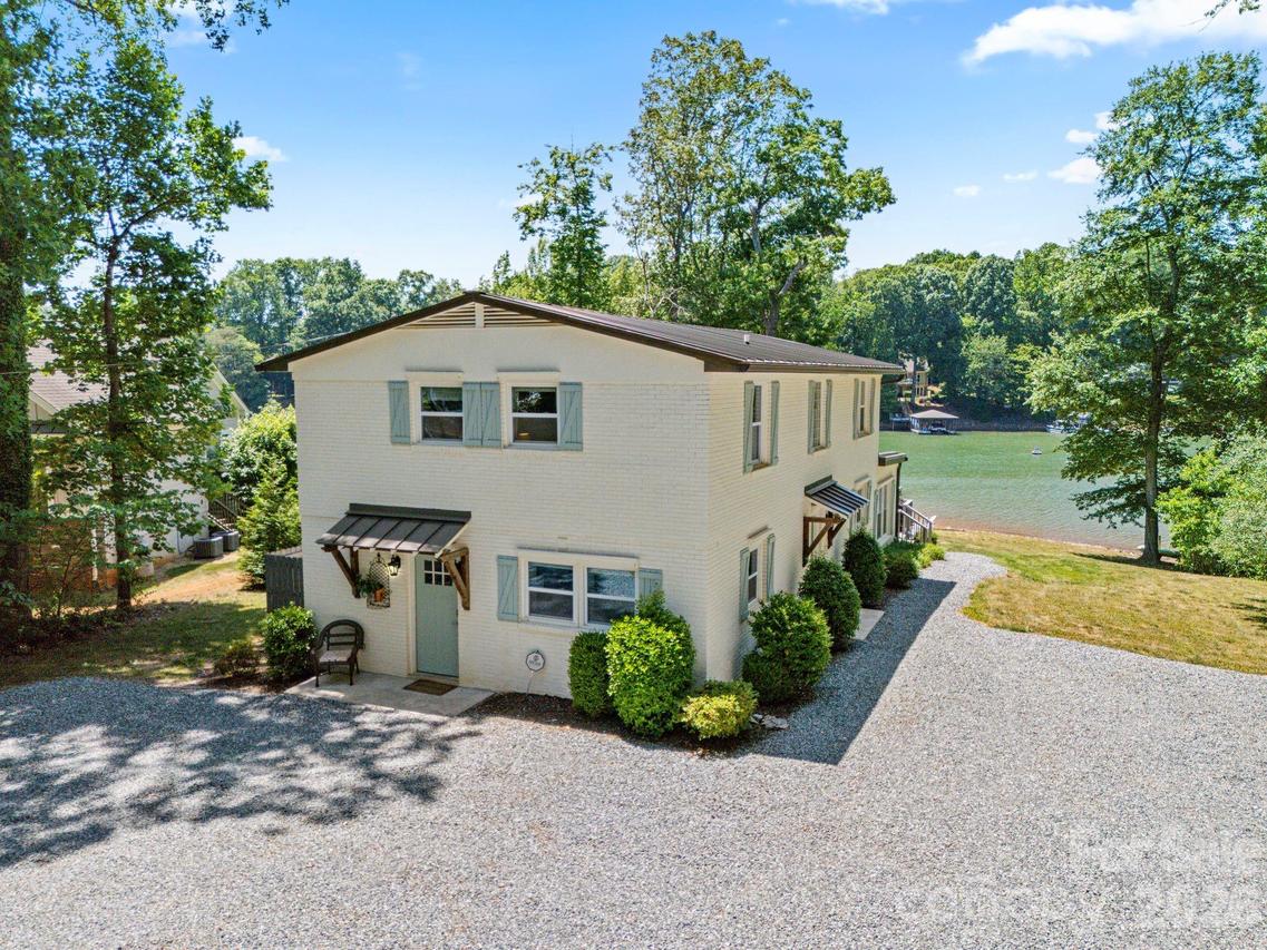 383 Sundown Rd., Mooresville, NC 28117