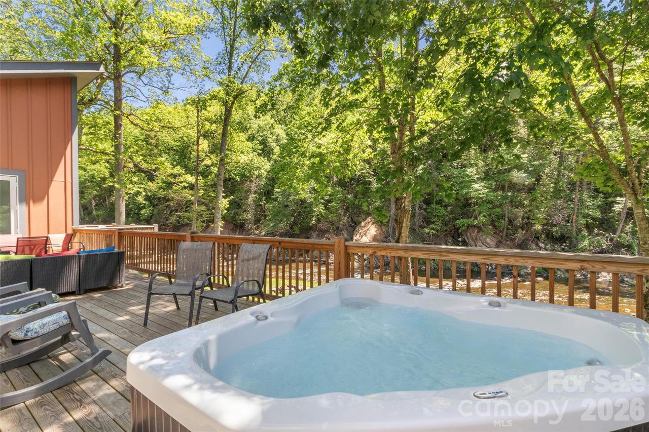 8061 State Hwy 80 S None, Burnsville, NC 28714