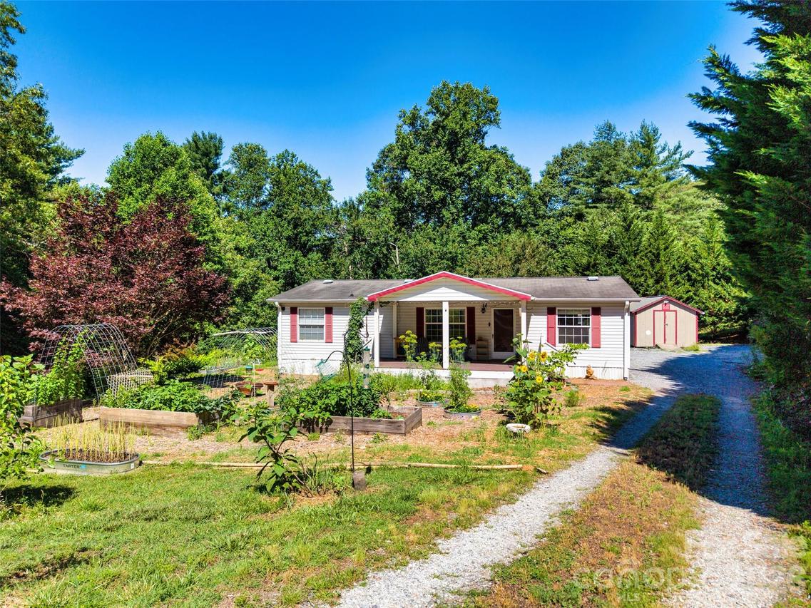 435 Mcminn Rd., Hendersonville, NC 28792
