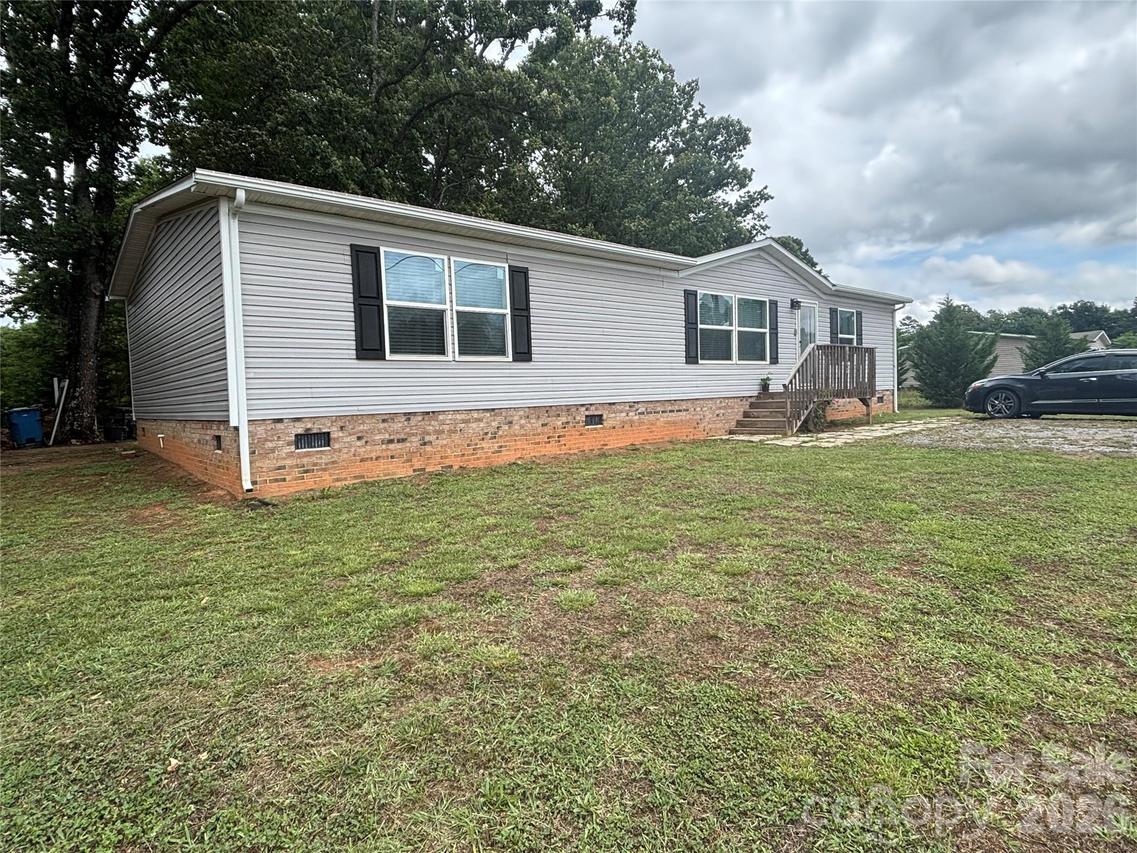 3512 Meldonna Dr., Maiden, NC 28650