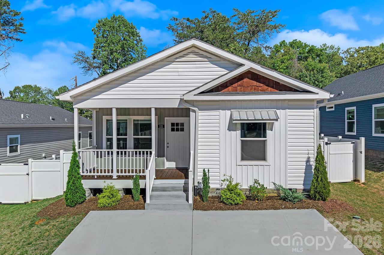 121 Bellamy Rd., Asheville, NC 28806