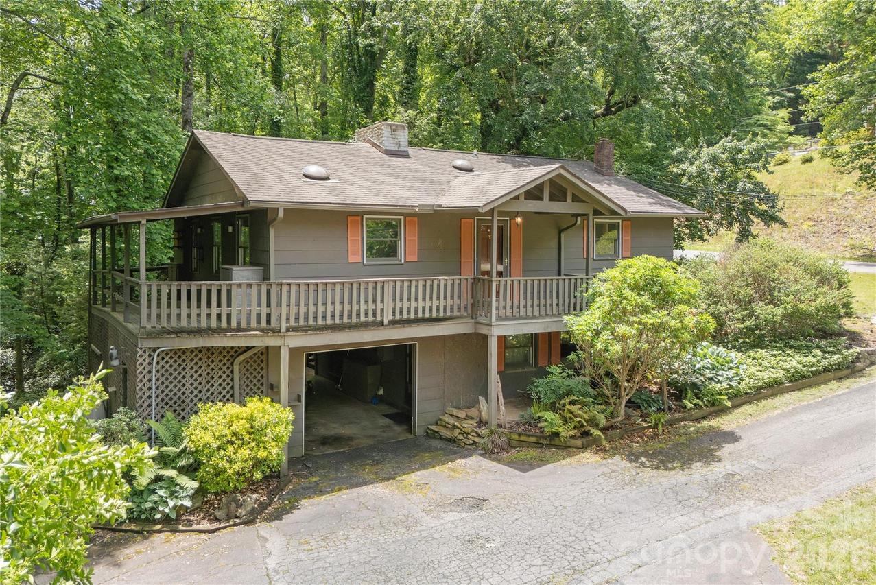 102 Valley Vista Dr., Black Mountain, NC 28711