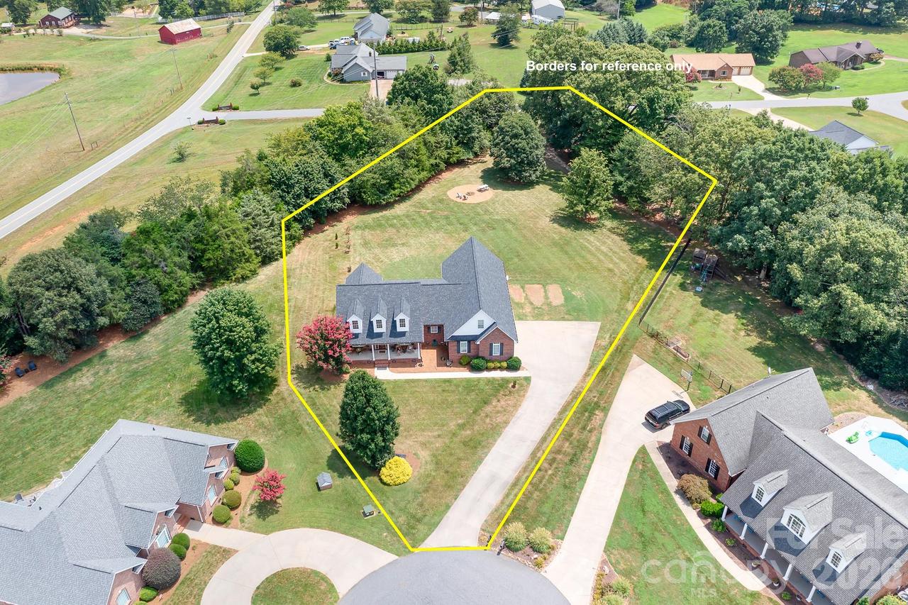 4380 Woodsbury Ln., Lincolnton, NC 28092