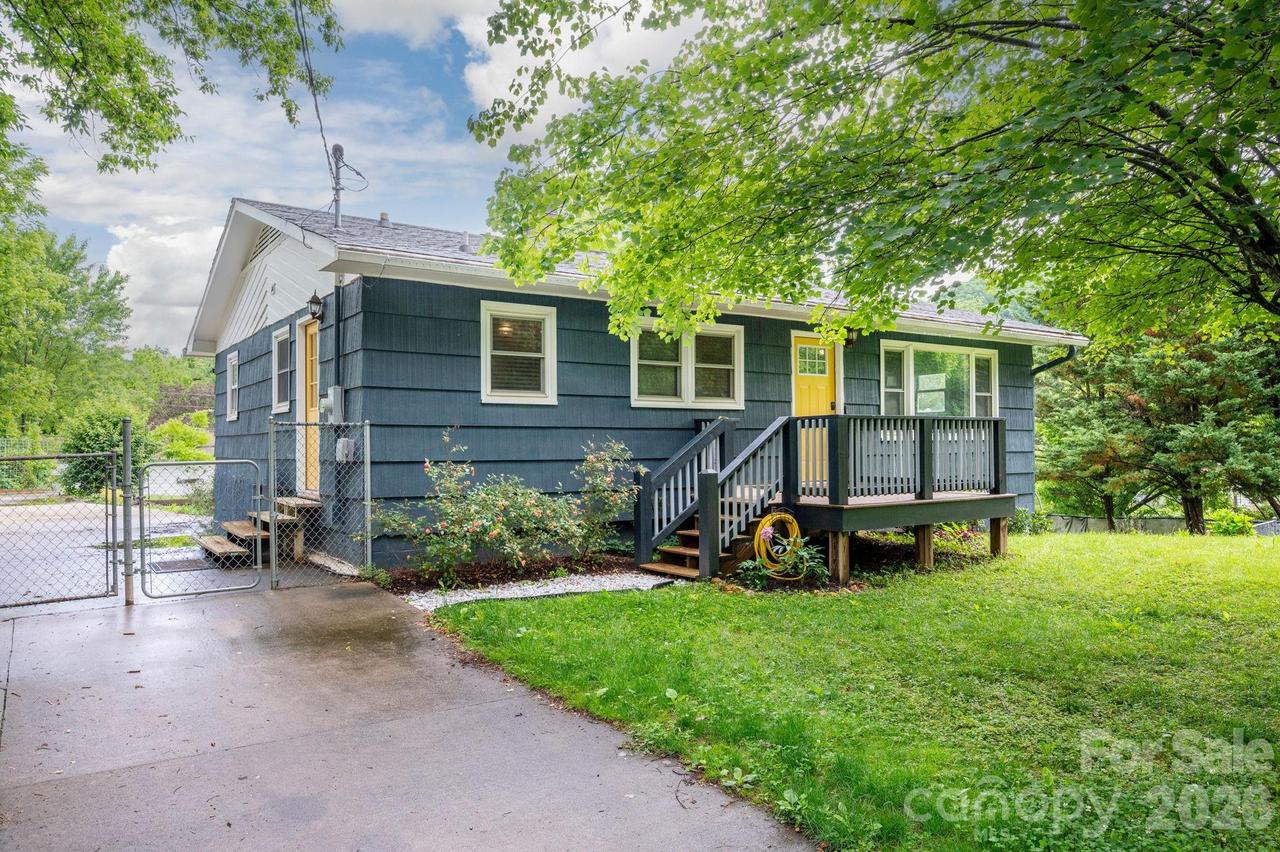 65 Farley St., Waynesville, NC 28786