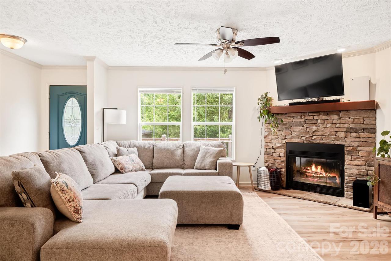 11 Misty Ln., Candler, NC 28715