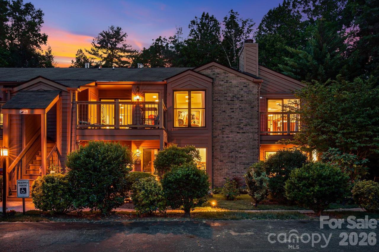 60 Ravencroft Ln., Asheville, NC 28803
