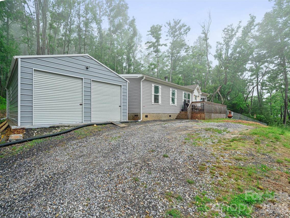 86 Jarrett Dr., Bakersville, NC 28705
