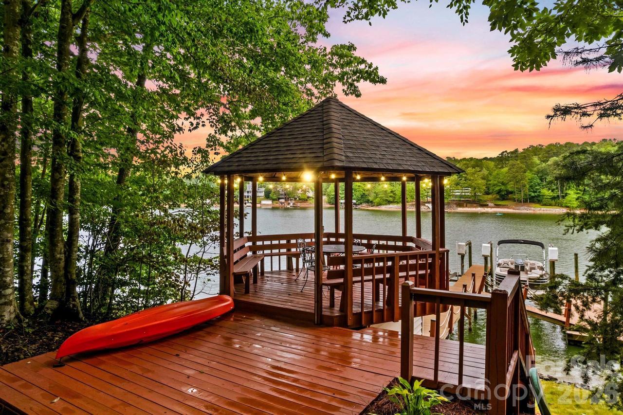 8460 Keven Cir., Sherrills Ford, NC 28673