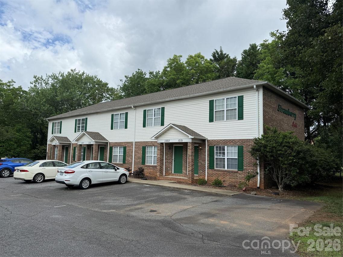 1310 and 1323 14th Street Dr., Hickory, NC 28601