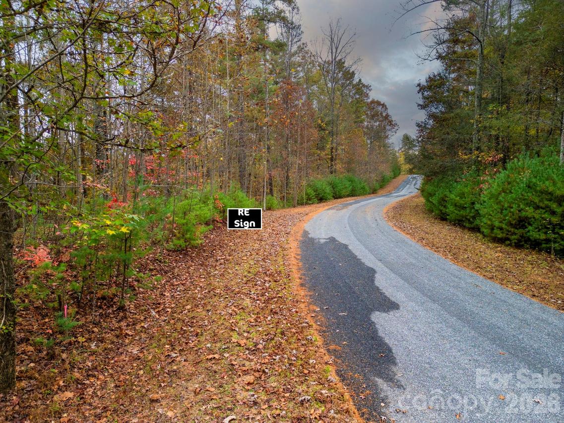 139 Larkhaven Dr., Nebo, NC 28761