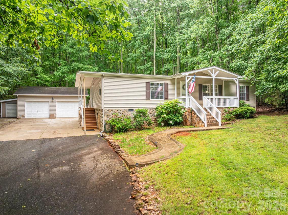 5043 Pebble Stone Rd., Maiden, NC 28650