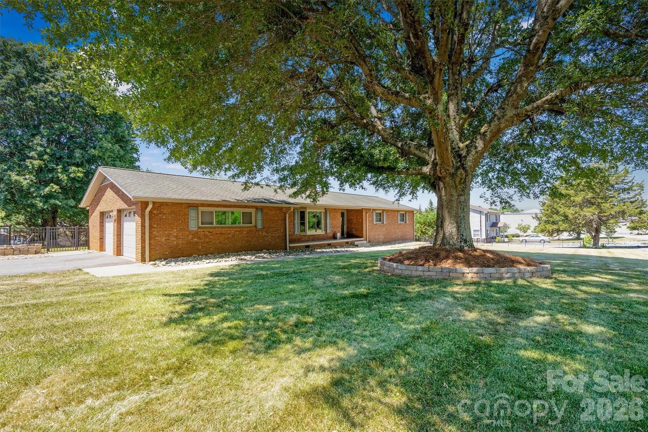 226 28th Avenue Pl., Hickory, NC 28601