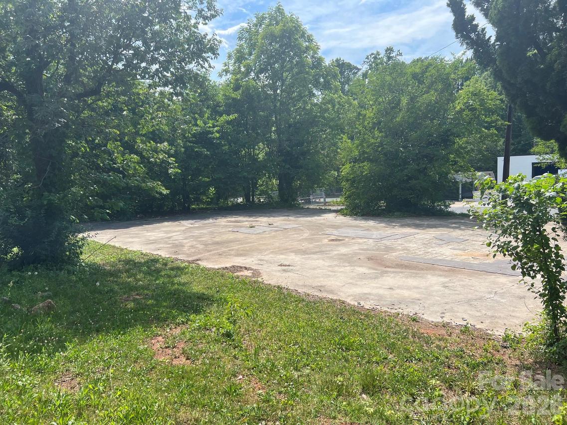 2300 E Independence Blvd., Charlotte, NC 28205