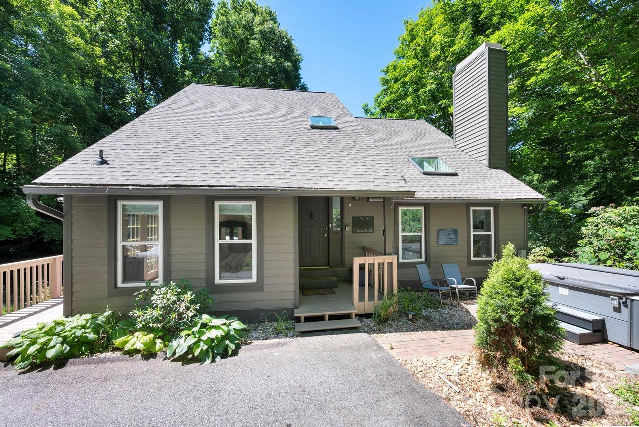 450 Elk Mountain Scenic Hwy., Asheville, NC 28804