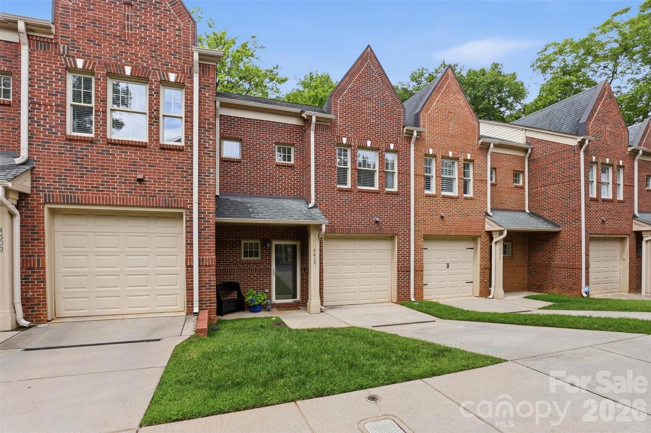 4613 Dabney Vigor Dr., Charlotte, NC 28209