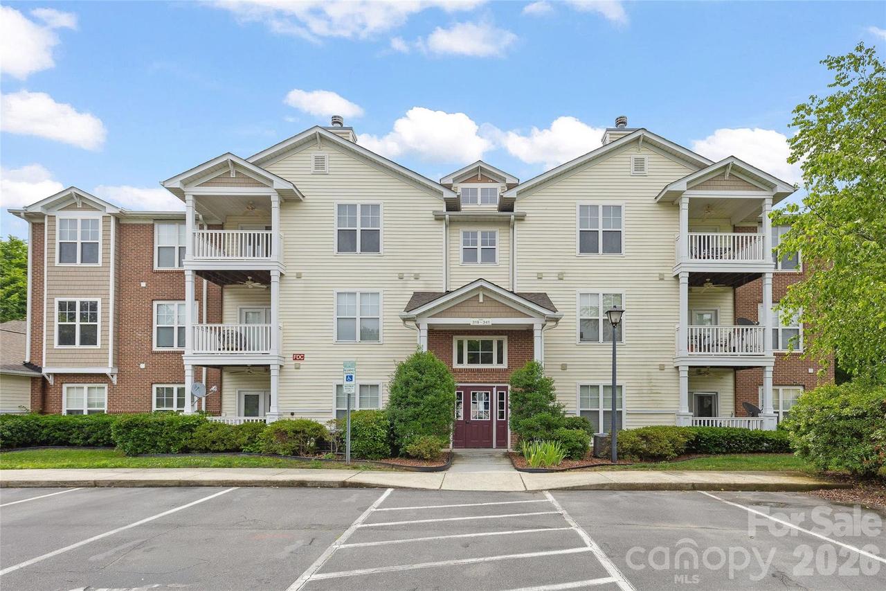 333 Westbend Dr., Charlotte, NC 28262