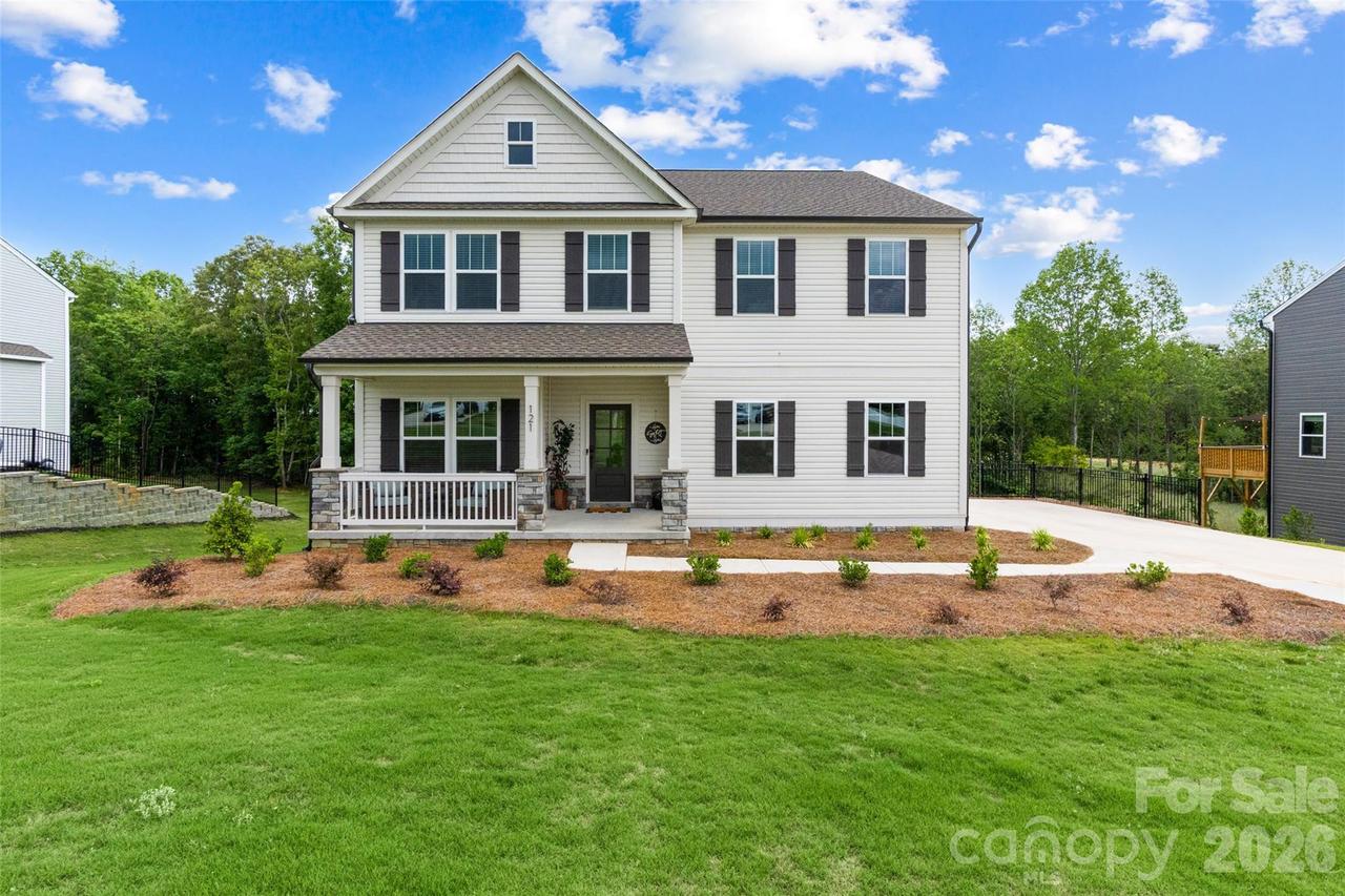 121 Tangle River Dr., Statesville, NC 28677