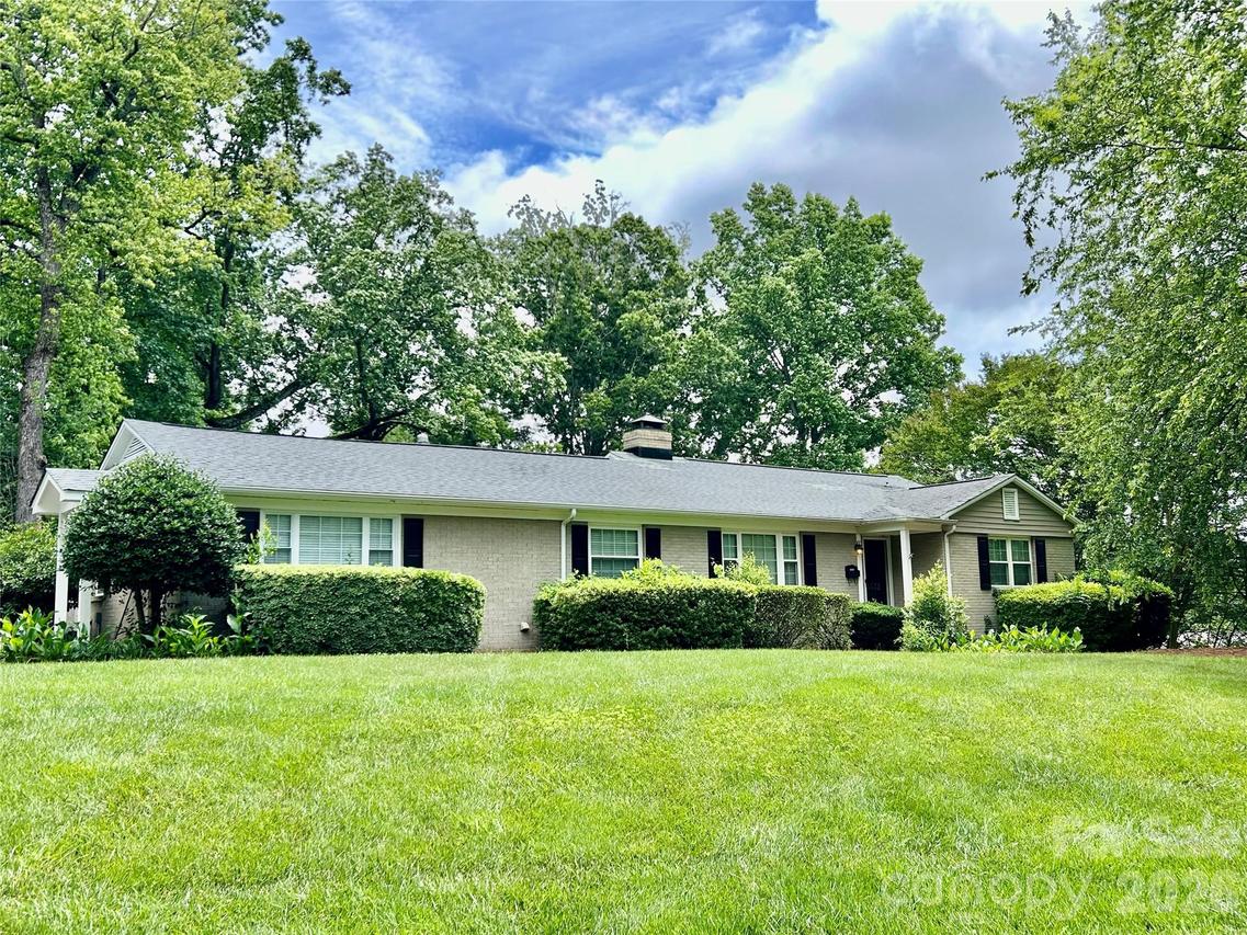 4533 Longwood Dr., Charlotte, NC 28209