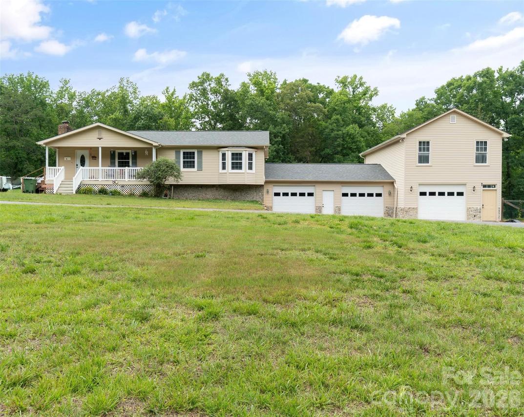 229 Oakridge Rd., Stanley, NC 28164