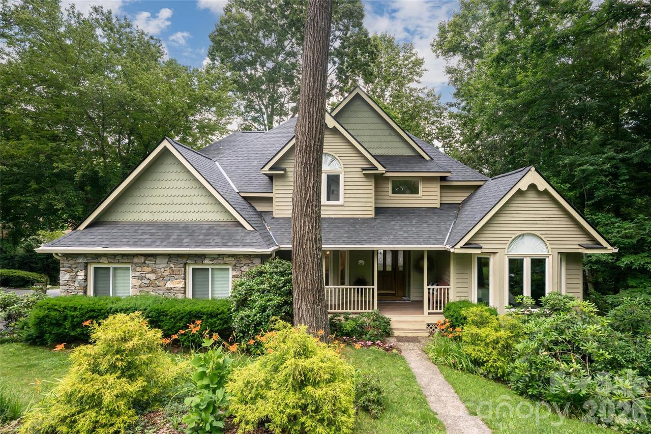 203 Coachmans Ct., Asheville, NC 28803