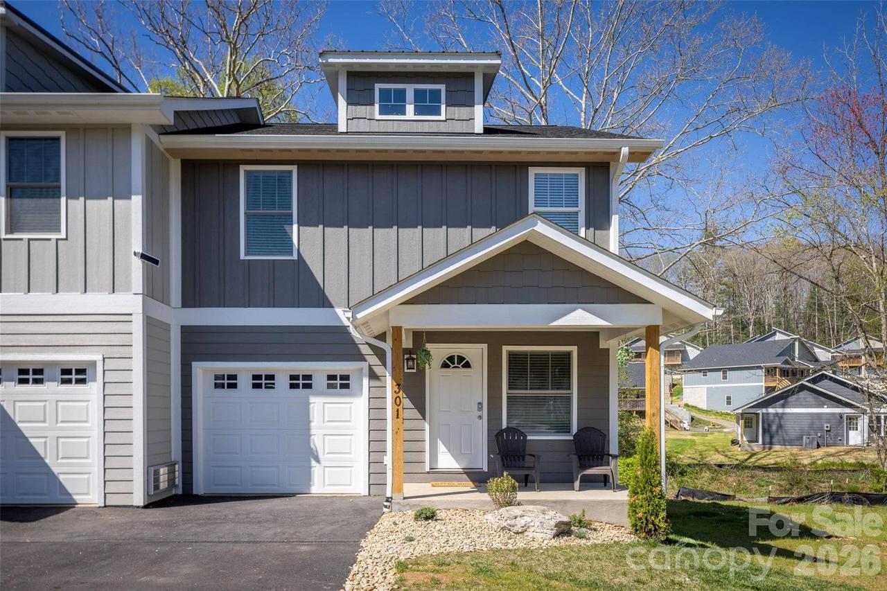 301 Jenna Clare Ln., Asheville, NC 28803